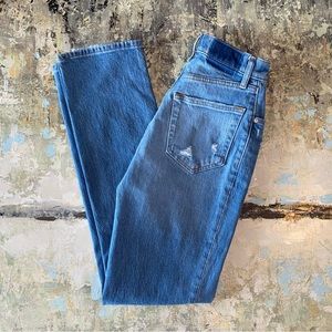 Abercrombie Curve Love Ultra High Rise 90s Straight Leg Jean